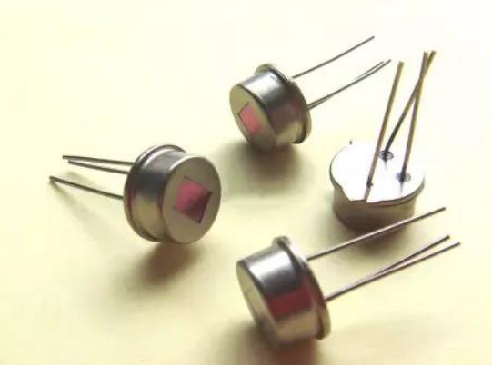 淺談紅外線傳感器工作原理和特性及其種類詳解
